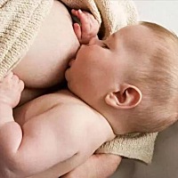怎样能让奶水多?我的奶水怎么一直这么少?孩子总是吃不饱嗷嗷哭，奶粉好像就在婆婆手边，随时准备给孩子...