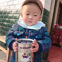 自己也是新手妈妈，宝宝现在一岁三个月，从小就好带，不哭不闹，每天早睡早起，心情好，就是贪玩，爱玩...