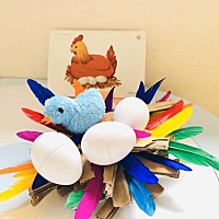 羽毛搭建的鸡窝是不是很立体呢