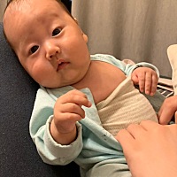 终于熬过了二月闹，但是我还是喜欢抱着他睡，好沉哈哈