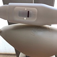 3.2测得弱阳性，3.10刚刚测得大白板什么情况去，按正常我每月都提前来月经，上月13号来的，这月预测8号...