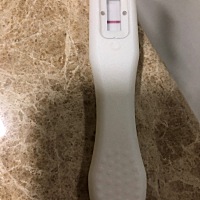 能帮看看怀了吗，昨天用纸条的试纸测了有点点印子 今天用毓婷好像又没有了