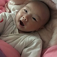 每天白天睡得老熟了 晚上一直玩 怎么把她倒回来呀