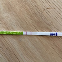 月经还有3天来，家里没有验孕试纸，在隔离出不去，这个是排卵试纸有戏吗？