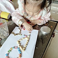 到底啥时候可以上幼儿园啊[晕][晕][晕] 今天下午被你气死嘞 折腾那么久就是不睡觉