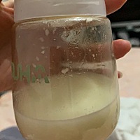疫情还不稳定，不能带娃一起坐高铁，只能自己回娘家，可惜了我这么浓醇的奶，哈哈哈哈，只能给老妈的泰...