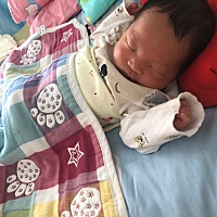 三点轻微疼痛，四点半从家走，到医院五点多开三指，开始做各种检查，七点左右进待产室，八点开六七指，...