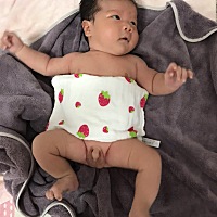 明天宝宝就满月啦，开心😁。月子宝贝很乖😚😚