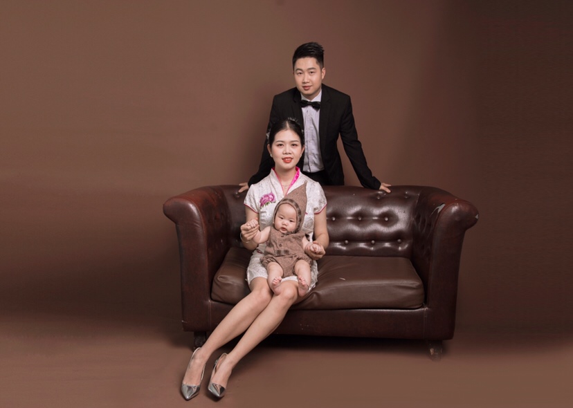 还记得我们上一次合照还是去拍婚纱照的时候