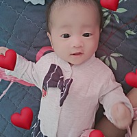 妈妈今天早上起来给我穿上了帅帅的小衣服   还带小领结 看我的表情超酷哦 👿