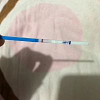 这是怀孕？还是水印吖……