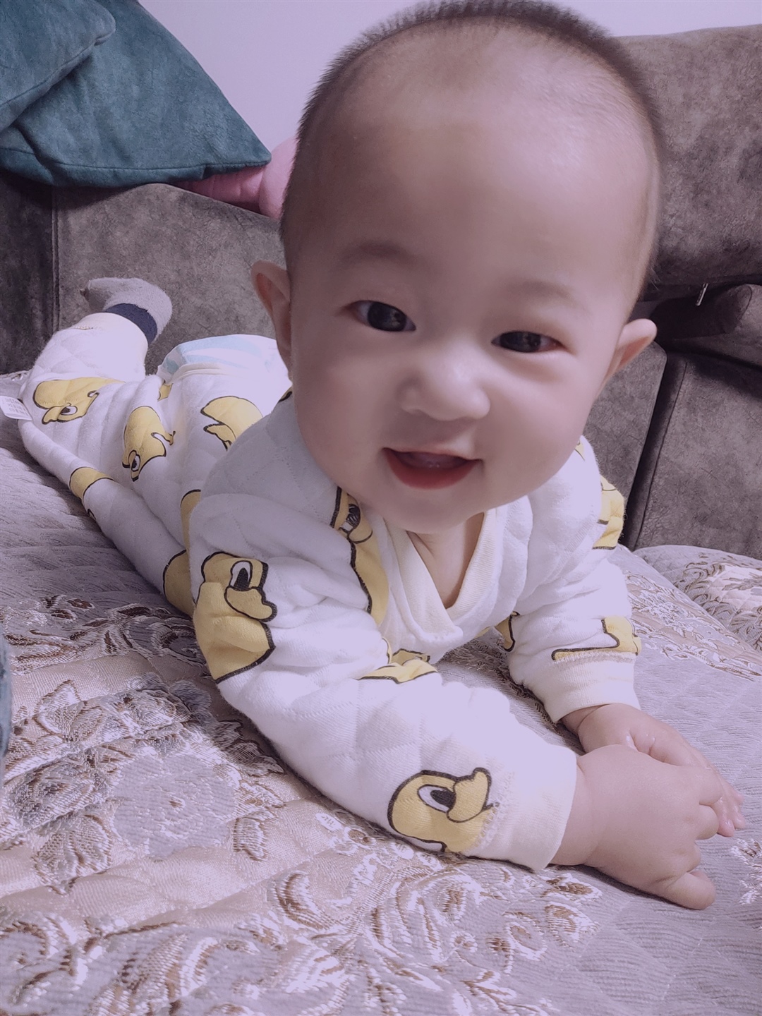 笑的开心吧   😉