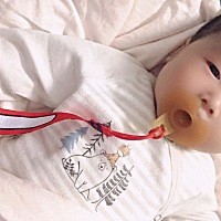 哈哈！必须发个圈表扬一下我家糖果，居然可以睡六个小时了，从生了孩子，我也是第一次睡这么久，好满足...