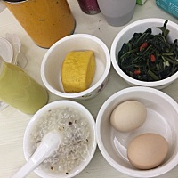月子餐第三天早餐，吃光光！估计月子里我瘦不下来了！