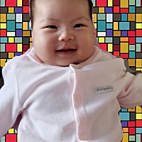 胖乎乎的小妮妮。