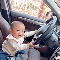 🤣🤣我儿子小机灵鬼，一岁五个月，男孩子的调皮在他身上体现🉐️淋漓尽致，但是吧，他又是属于比...