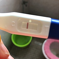 上个月推迟了十几天没来月经，后面去医院查没有怀孕，拿了药吃，20号来的月经，所以算不准这个月几号才...