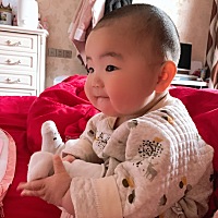 我们家翻身嘛是翻不动了～没到翻身的时候自己扭的像🐛该学习翻身自己就翻不动了😂6个月 我们能自己...
