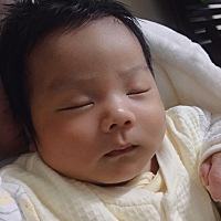 一睡就惊跳醒来大哭，想睡个好觉太难了，太崩溃了……！！！！！精疲力尽心力交瘁的熬着夜……
