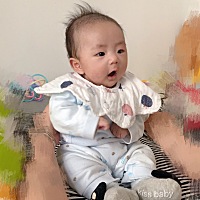 两个月脖子能稍微立一会了～继续加油！