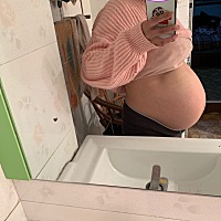 怀大宝是个女孩，从此两个女儿幸福了，28周医生就暗示我了说是宝宝腿长头小我也不在乎男孩女孩我都要，...