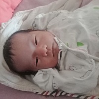 小帅哥在酝酿着拉臭臭呢？😁