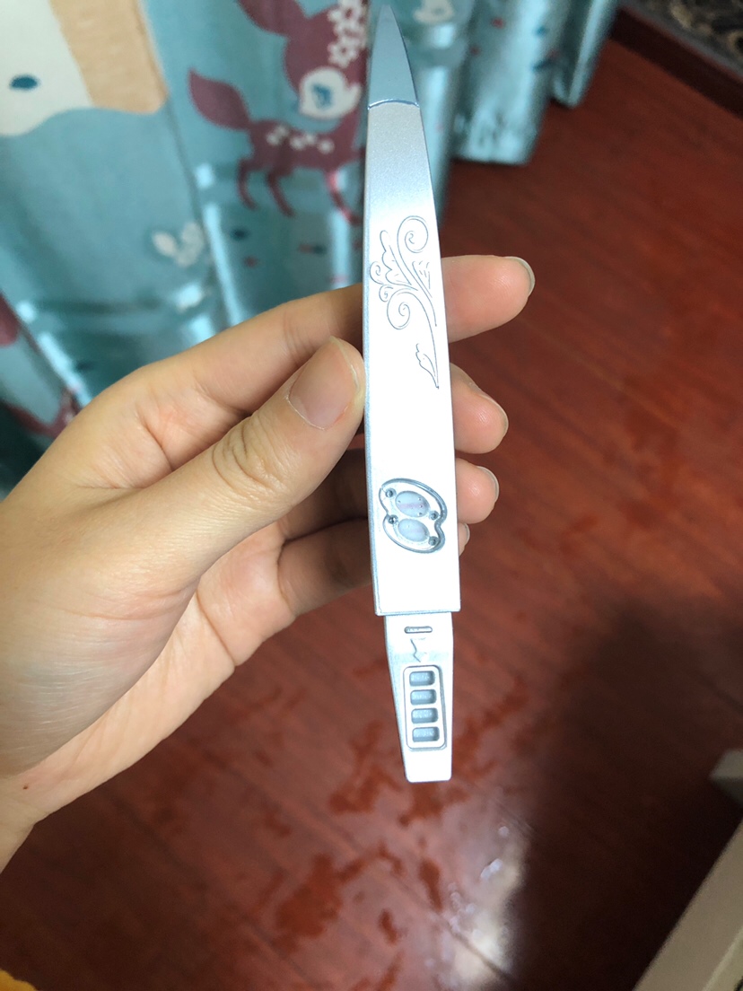 这是验孕棒放了一个小时再去看的两条了！ 刚测的时候一条…… 啥情况