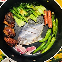 又开始了三口之家的日子，和小郑同学带娃。白天她上班，就我自己陪他在家玩，晚上一起做饭，饭后一起去...