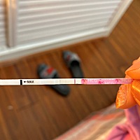 眼睛都快看瞎了，是自带双杠吗？？？炸胡吗？？排卵后，腰酸背痛的不行，这几天背更加酸痛