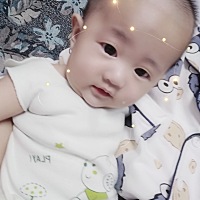 亲爱的儿子  ：   妈妈  跟你说声 “对不起”    妈妈不是故意的     以为你彻底睡着了   妈妈就到客厅...