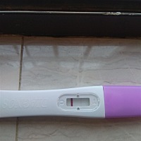 排卵后第十天测不出来，今天第15-16天测出粉印，有没有同样的姐妹，这样可以？