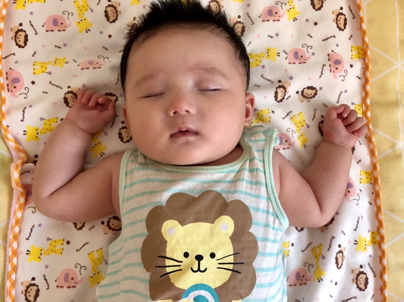 唯独睡觉姿势像我，心里稍许安慰