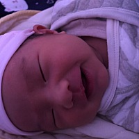 宝贝十天了、夜里总是醒三四次、白天晚上都喜欢睡觉💤、正常不？ 醒来就要吃哦、吃了就要睡、也不知道...