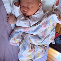 出生一周的宝贝👶每天只要吃饱了就特别乖巧的睡觉觉！