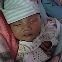刚刚看见有一个宝妈的帖子因为宝宝太大而缺氧住院了，幸好宝宝没事，突然自己唏嘘不已，想起自己因为担...