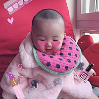 小歆歆，转眼间你都已经6个多月了 妈妈马上回归工作岗位 你白天很乖 吃饱了就不闹 乖乖的玩 但一到傍晚...