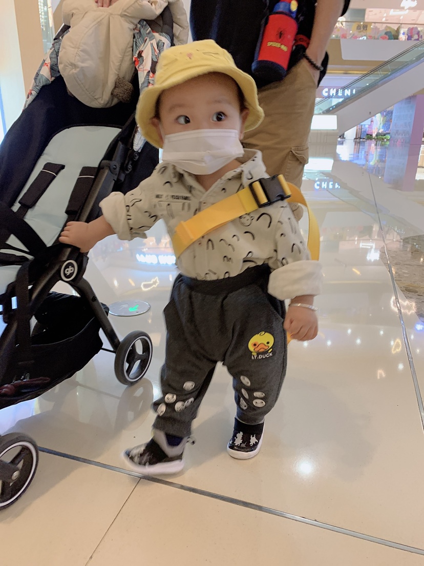 终于能出来透气了啊，虽然很多店还是没开，