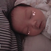 宝宝出生到现在十二天了肚脐眼还没脱落 正常吗？