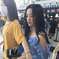 30号今天姨妈日第一天，晨尿测，白板啊，看来要带姨妈巾去上班啦🐷🐷🐷，开始战战兢兢的一天哎