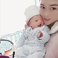 顺产过程中很煎熬，羊水少，到预产期没发动，直接打催产药，23号住院25号才顺产，现在8天了，宝宝体重增...