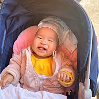 当你看见宝宝脸上露出笑容的时候你会发现你所有的痛苦都是值得的.熬熬就过去了