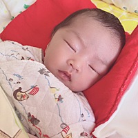 20天的宝宝，四个小时左右吃一次，一次吃80 90这样吃多吗？四个小时吃一次时间会不会太长了？