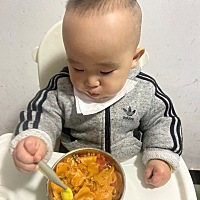 我都是自己做，宝宝超级爱吃我做的面片和蝴蝶面🥰🥰🥰可惜我囤太多溶豆然后发现我家儿子溶豆也过...