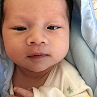 臭弟弟才二十多天就能吃120ml奶了 😢 给他100ml他都闹  硬是要补齐才安逸的睡着  这么下去不是很快就...