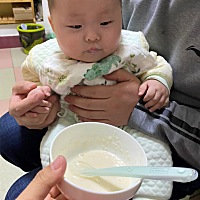 介个宝宝，昨天下午把自己喉咙喊哑了，声音粗了！你类似情况的没有……