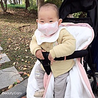 今天婆婆和我说，她每天哄宝宝睡觉的时候都哼“世上只有妈妈好”，哈哈