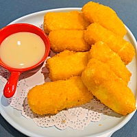 今天全家出动踏青，小冬宝可开心了，中午一起吃大餐^_^
