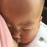 因为断奶，老公跟公公大吵一架，我觉得这也太奇葩了。 亲喂十个月，母乳一直很多，不吃辅食都管够还偶尔...