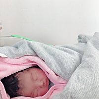 4月三号预产期，四月二号开始有点见红，三号去的医院住院，除了见红，肚子一点反应都没有，产程我不想细...