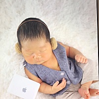 晒晒宝宝月子照。今天第六天了，感谢🙏上天赐给我的天使宝贝，吃一次管三小时，醒了自己到处看，饿了...